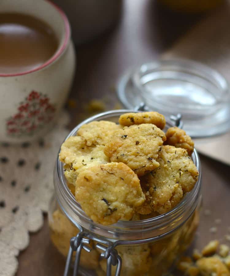 Methi Mathri