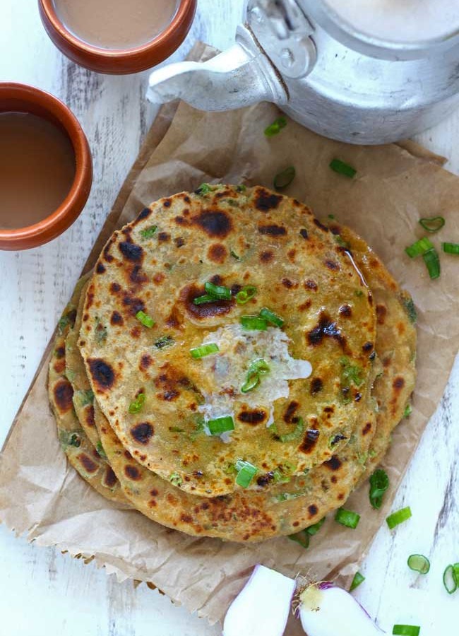 Spring Onion and Paneer Paratha is a wholesome, delicious and super-easy breakfast recipe. Learn how to make Spring Onion and Paneer Paratha in few simple steps
