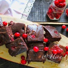 Low Fat Plum Brownie Recipe is delicious brownie recipe with the healthy twist of stone fruits. Find easy recipe of Plum Brownies here