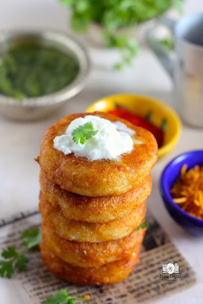 Aloo Tikki Chaat is a delicious Indian street food of crisp potato patties loaded with curd, chutney, and spices