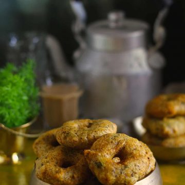 Kumaoni Bada, as we Kumaoni pronounce it is a crispy, flavorsome, gluten free split black urad dal fritter. Find Kumaoni Bada Recipe