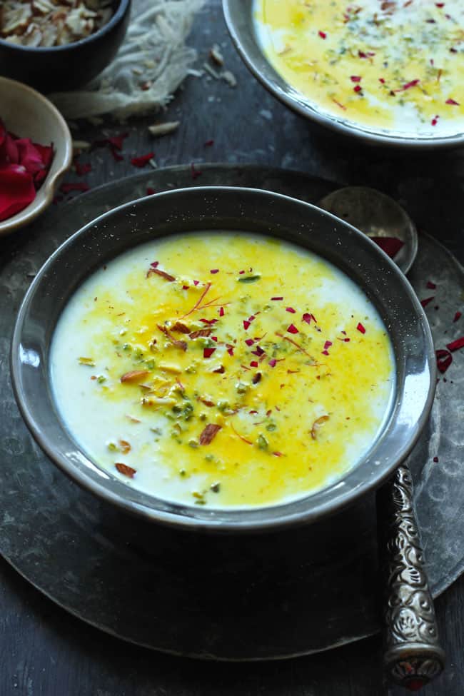 Aerial shot of Gobi Ki Kheer in a black serving bowl.