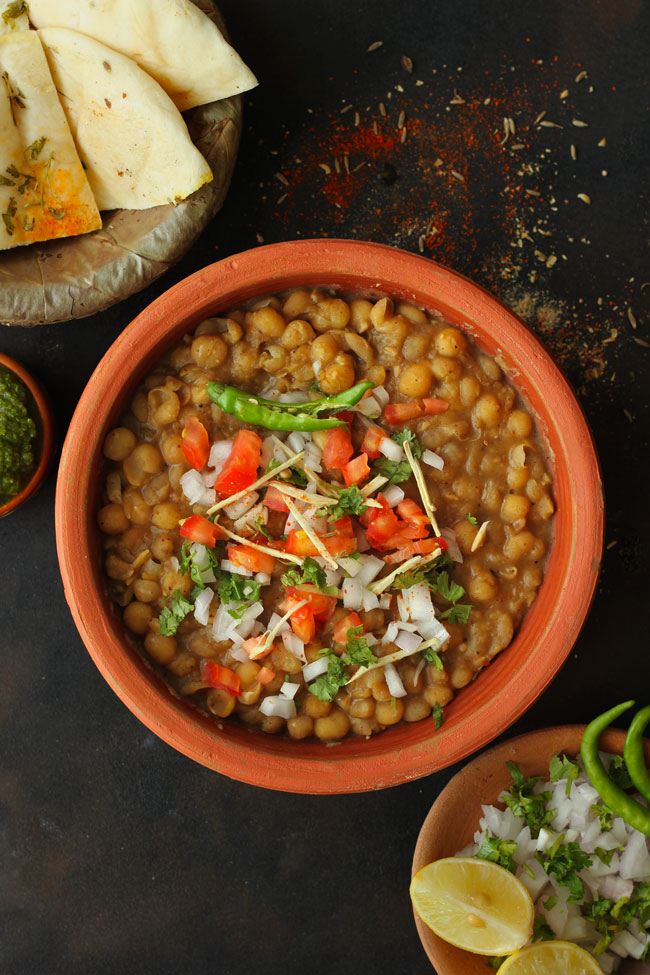 Matar Kulcha Recipe | Delhi Style Chole Kulche - Fun FOOD Frolic