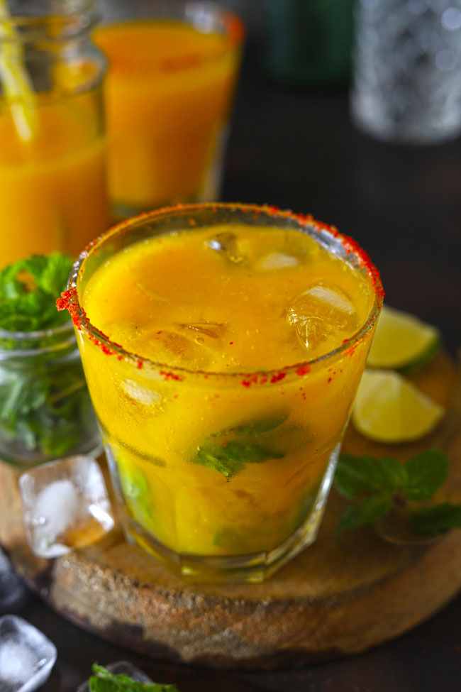 An alcohol free refreshing mango mojito