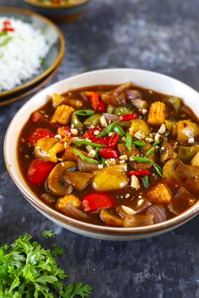 Vegetables in Hot Garlic Sauce is a delicious Chinese style vegetarian gravy