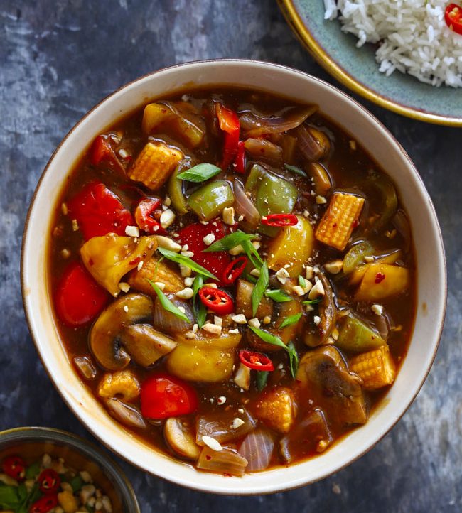 Vegetables in Hot Garlic Sauce is a delicious Chinese style vegetarian gravy