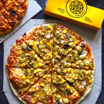 Oyalo Pizza crafted for you a range of delicious 100% vegetarian pizza for takeaway or home delivery.