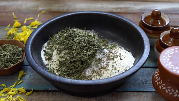 Methi Mathri Cooking Steps