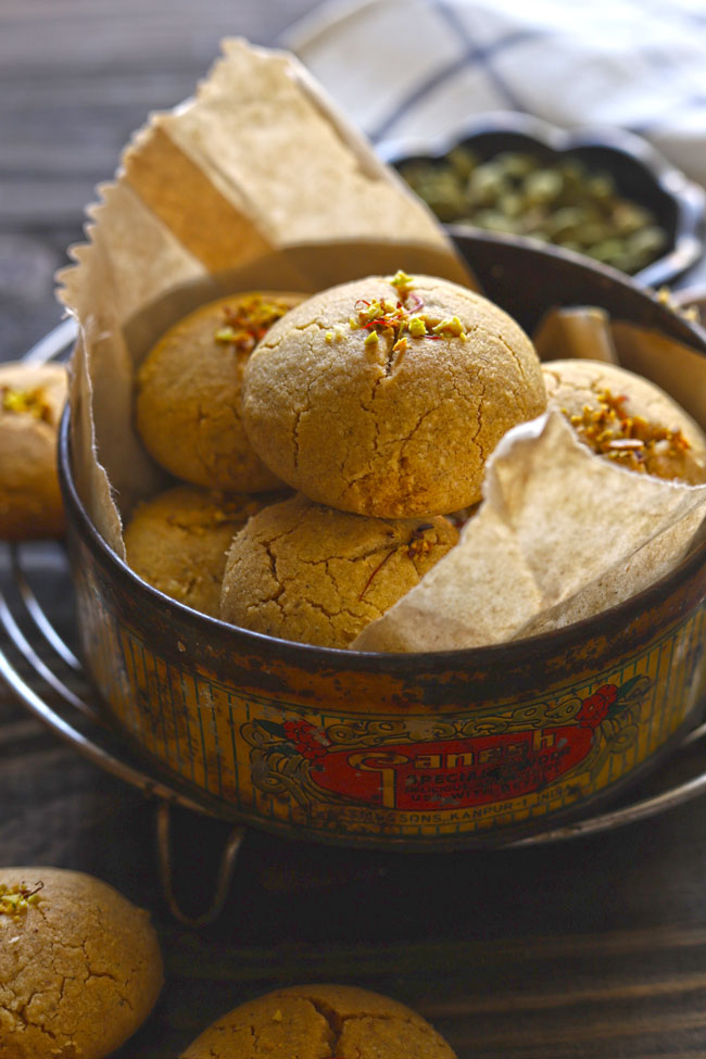 Nankhatai is an eggless, traditional Indian shortbread cookies prepared with gram flour and ghee.