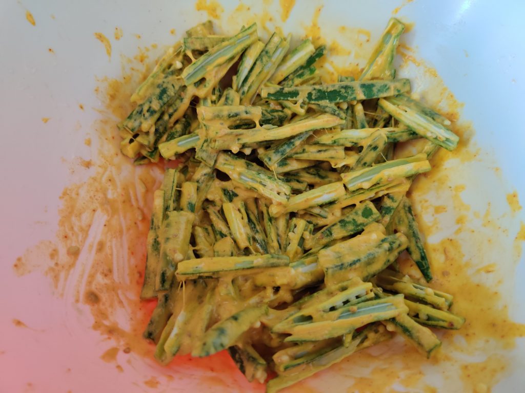 Thinly Cut Okra Covered With Spices And Gram Flour