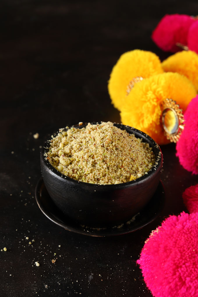 Homemade Thandai Powder In A Bowl