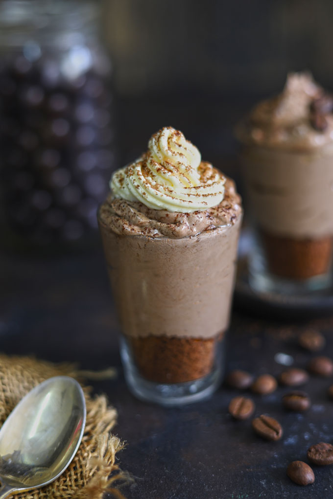 side shot of eggless chocolate mousse cups