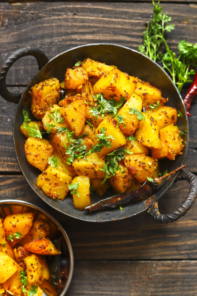 aerial shot of Kumaoni aloo gutuk in a cast iron skillet