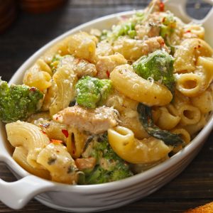 side close up shot of instant pot chicken broccoli pasta