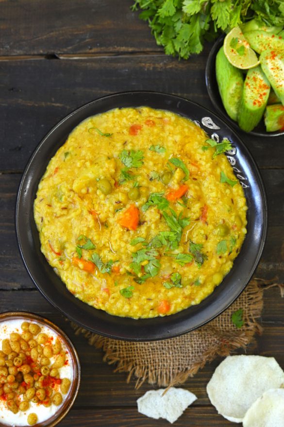 Dalia Khichdi Recipe (Moong Dal Daliya Khichdi) - Fun FOOD Frolic