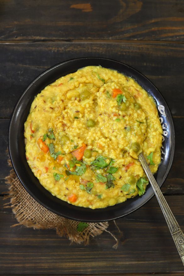 Dalia Khichdi Recipe (Daliya Khichdi) Fun FOOD Frolic