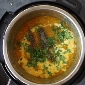 step by step method of cooking mulligatawny in an instant pot.
