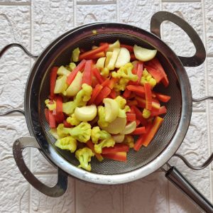 making gobi gajar ka achaar