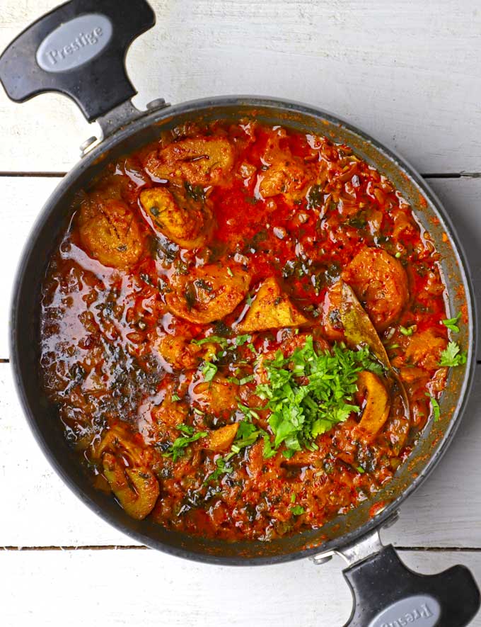 aerial shot of soya chaap masala in a kadhai