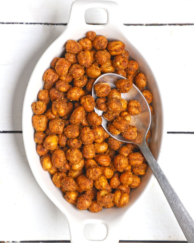 aerial shot of crispy chana served on a white ceramic bowl