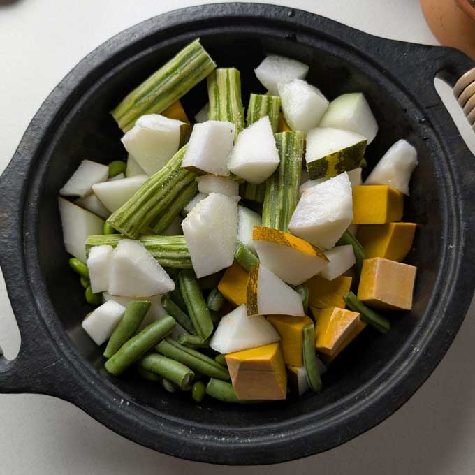cooking vegetables for Valval
