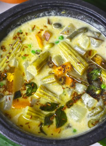 close up shot of Karwar style valval served in a black kadhai.