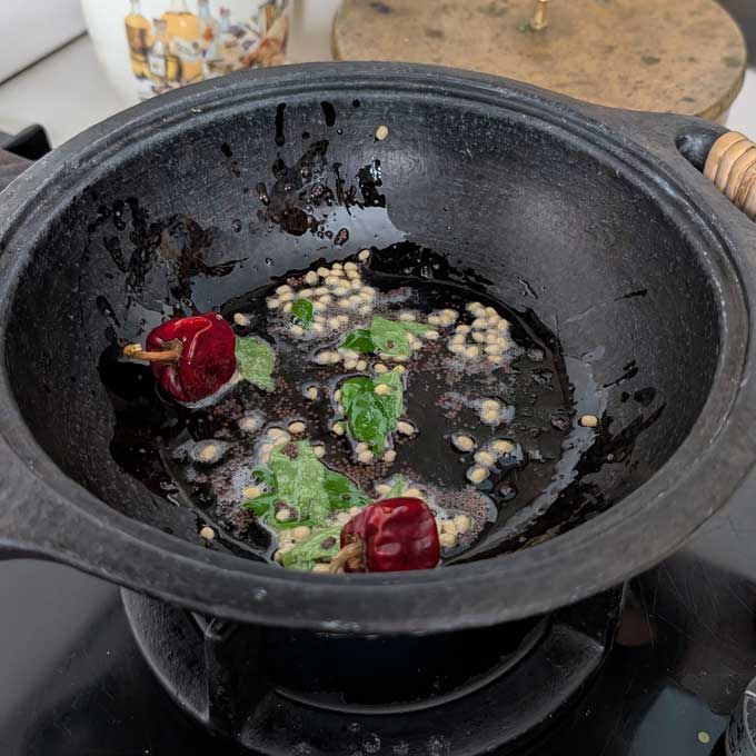 making avarakkai poriyal