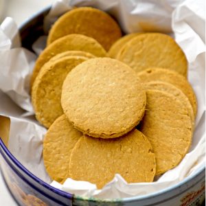 aerial close up shot of jowar cookies in a box.